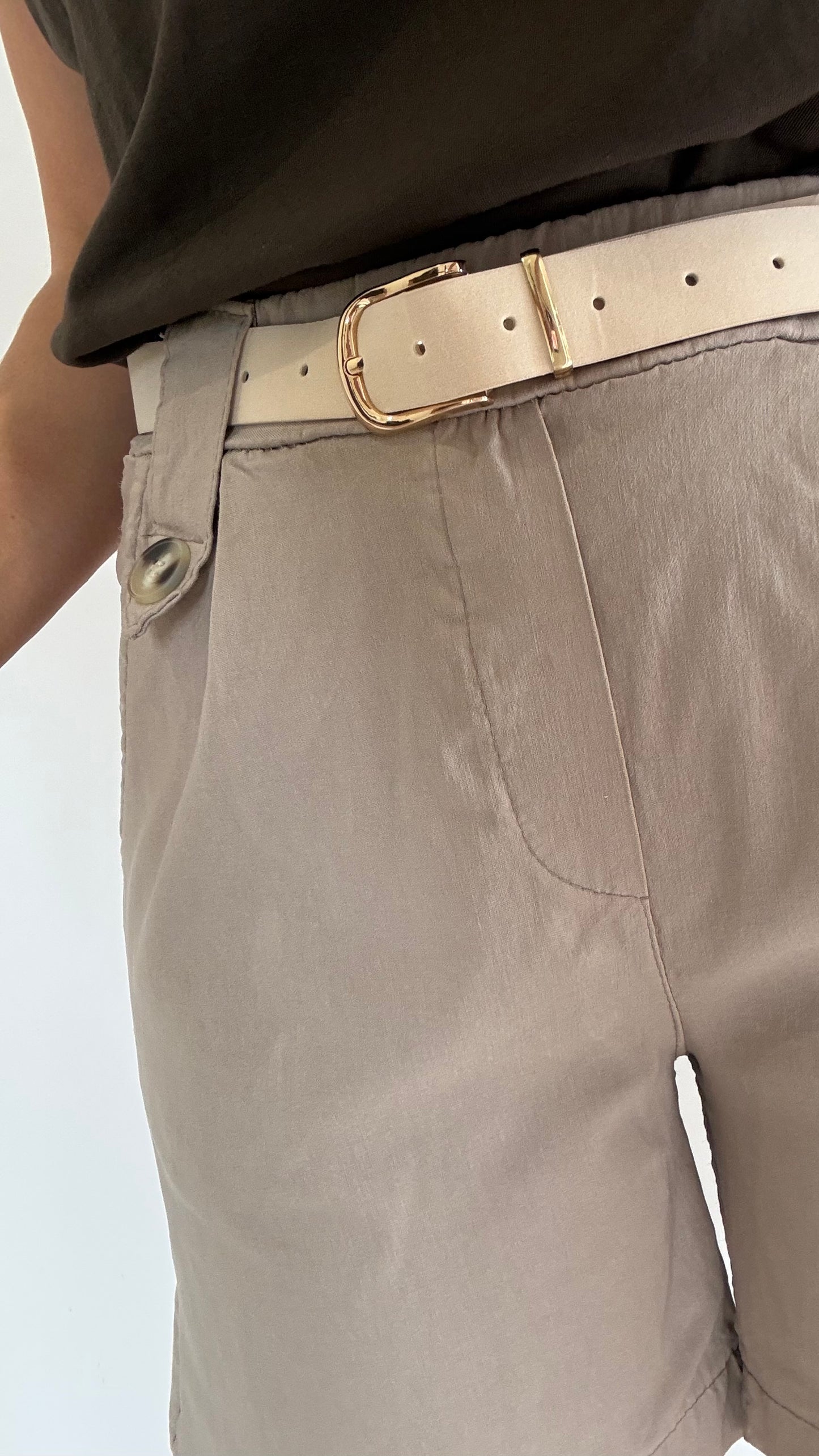 SAND TAILORED SHORTS