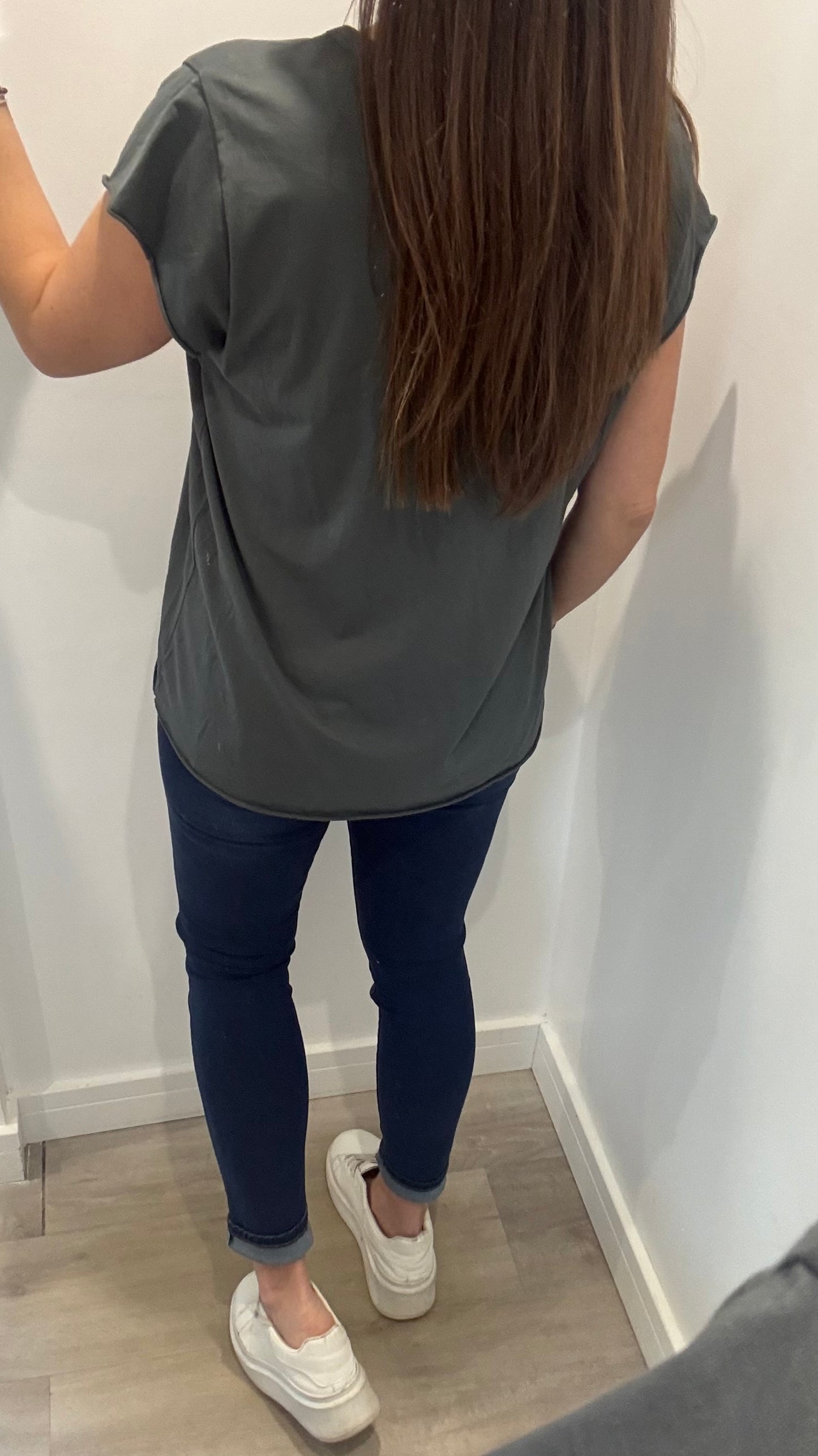 CHARCOAL CAP SLEEVE TEE