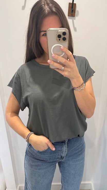 CHARCOAL CAP SLEEVE TEE