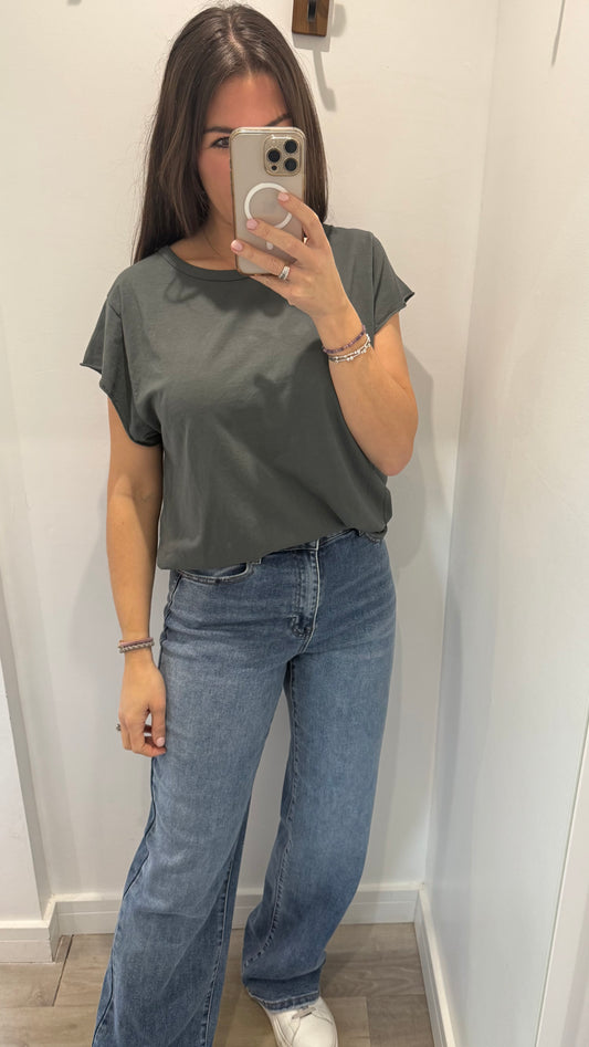 CHARCOAL CAP SLEEVE TEE