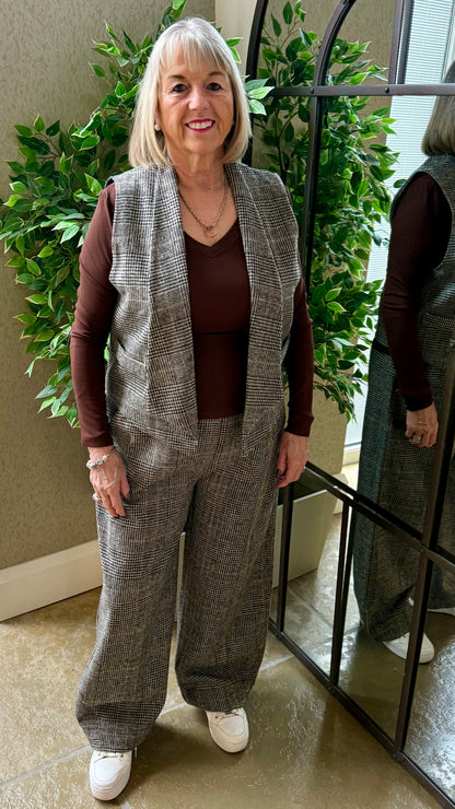 CHECKED WIDE-LEG TROUSERS WITH CHOCOLATE WAISTBAND