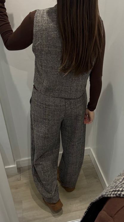 CHECKED WIDE-LEG TROUSERS WITH CHOCOLATE WAISTBAND
