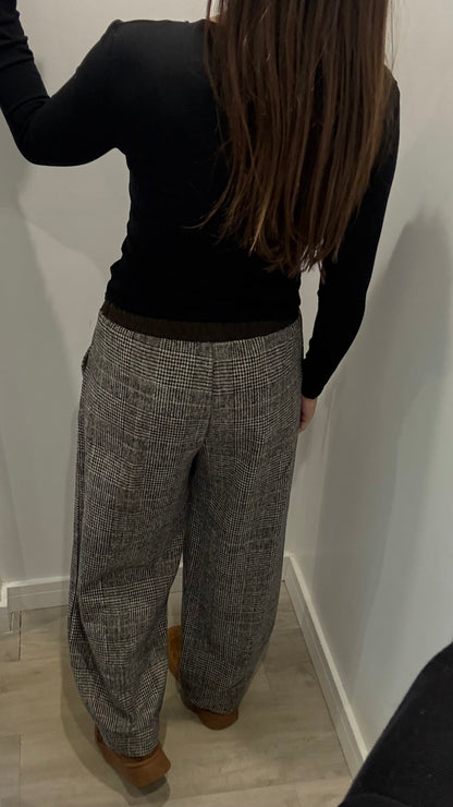 CHECKED WIDE-LEG TROUSERS WITH CHOCOLATE WAISTBAND