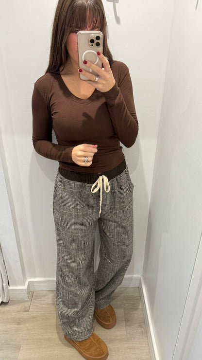 CHECKED WIDE-LEG TROUSERS WITH CHOCOLATE WAISTBAND