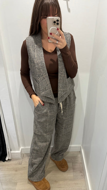 CHECKED WIDE-LEG TROUSERS WITH CHOCOLATE WAISTBAND