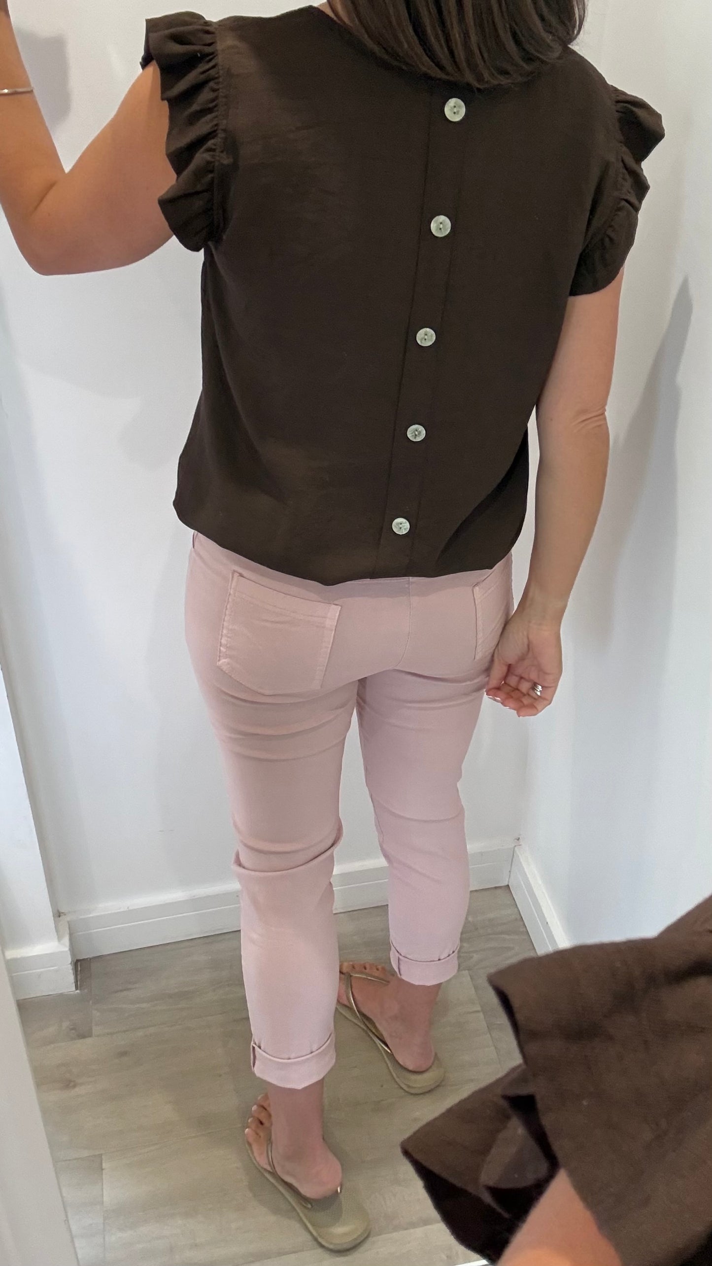 BUTTON BACK TOP - CHOCOLATE