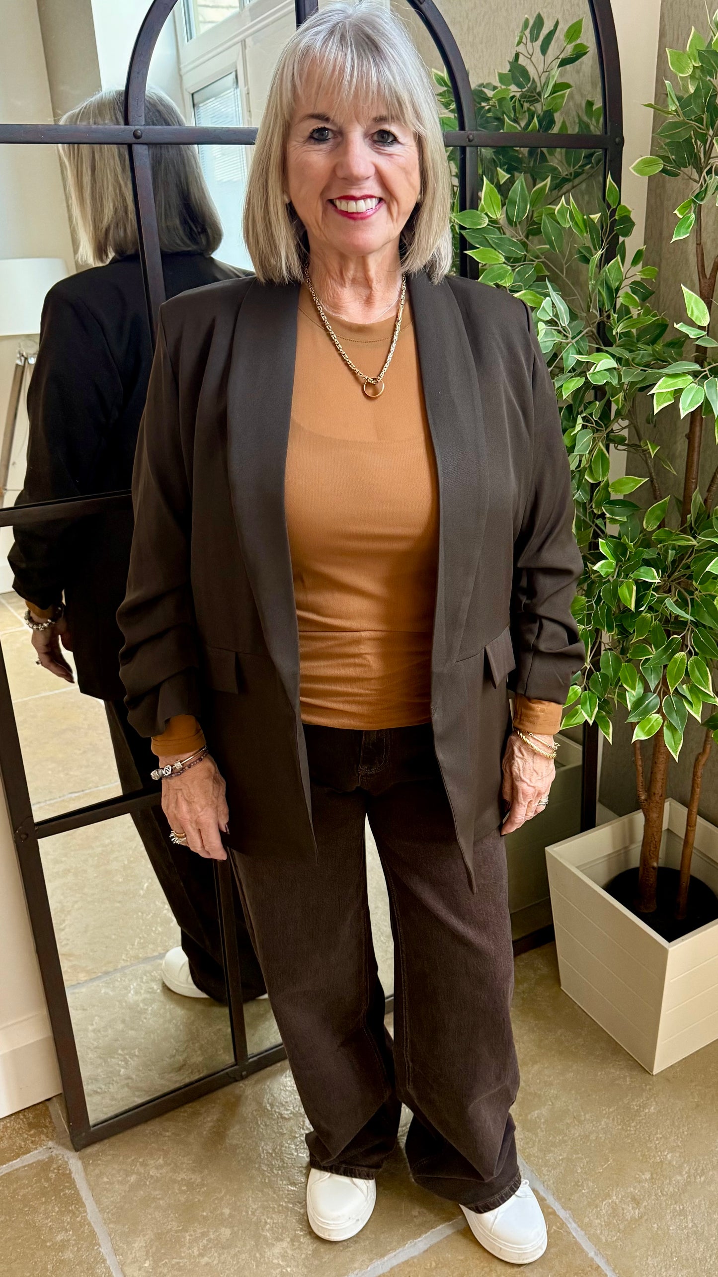 CHOCOLATE RUCHED SLEEVE BLAZER