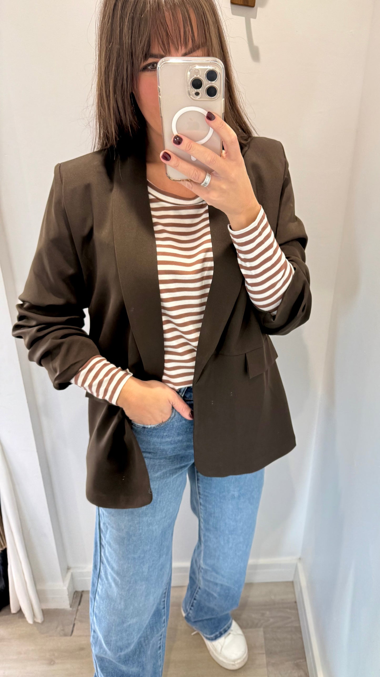 CHOCOLATE RUCHED SLEEVE BLAZER