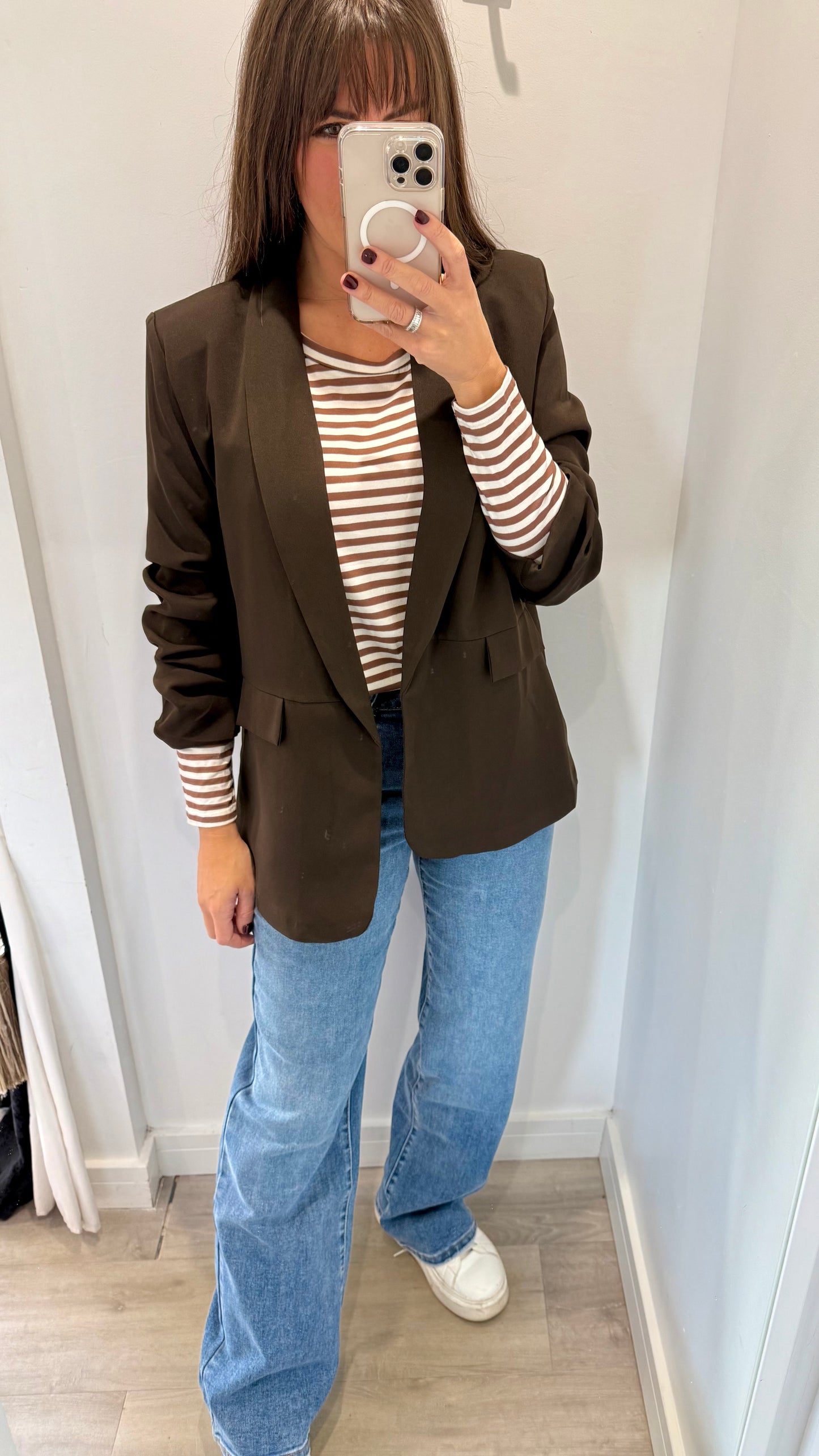 CHOCOLATE RUCHED SLEEVE BLAZER