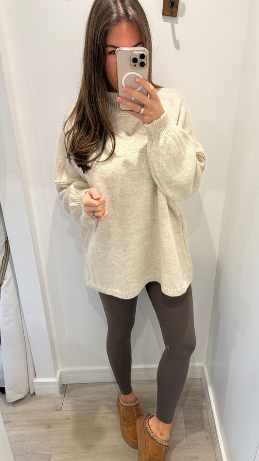 CREAM EXPOSED SEAM TURTLENECK KINIT JUMPER