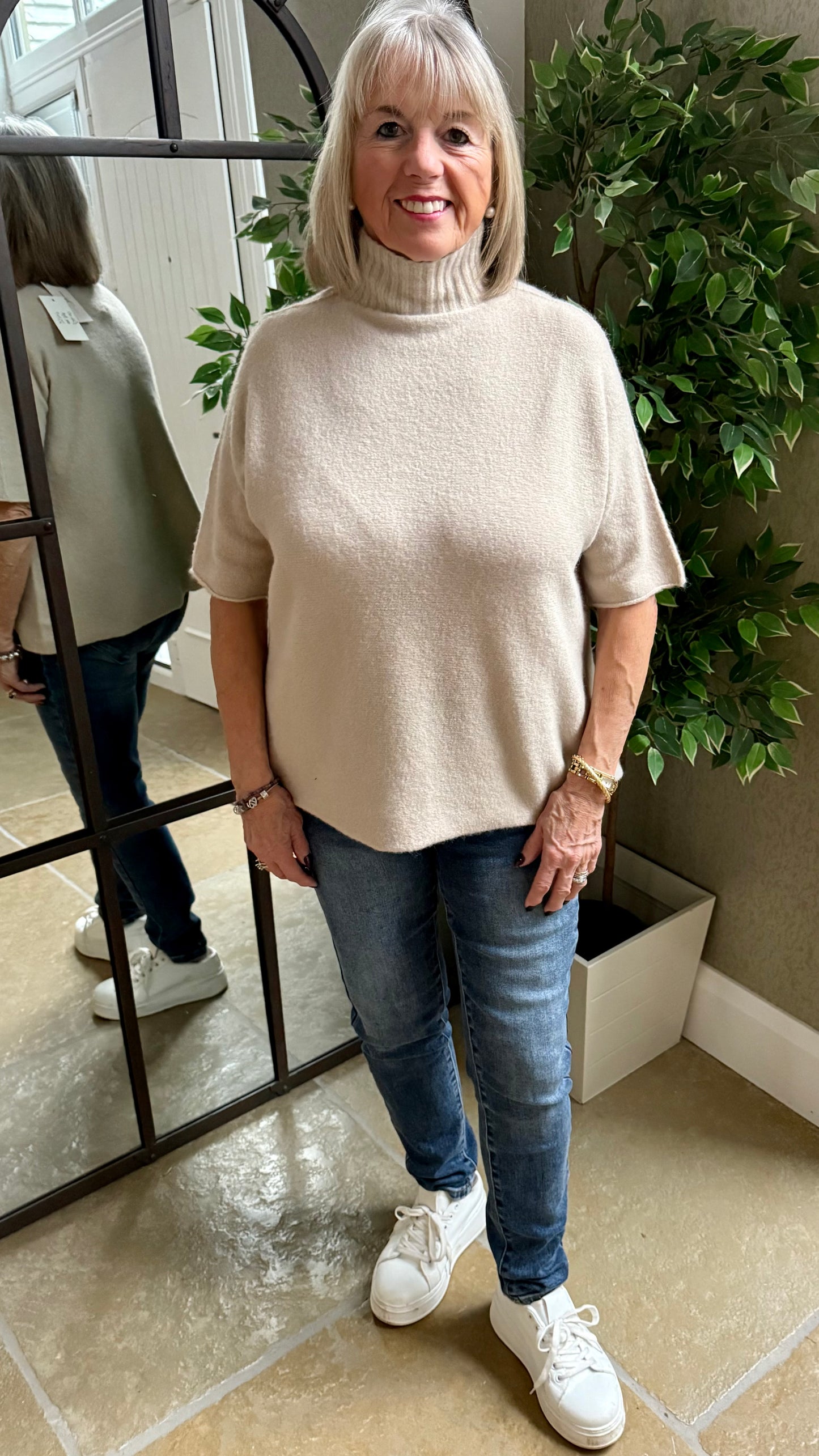 CREAM TURTLE NECK SHORT SLEEVE FINE KNIT JUMPER