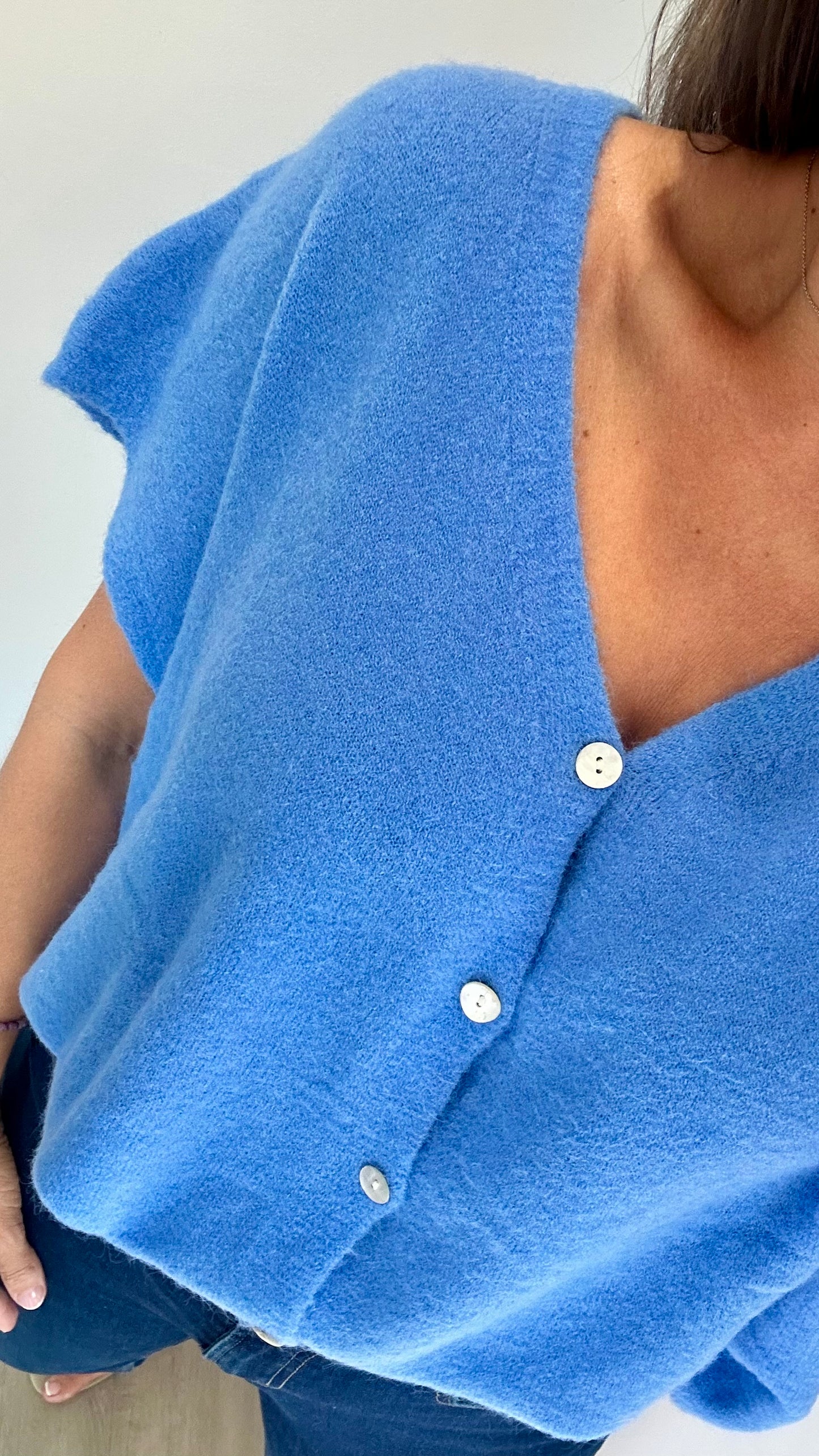 BLUE DEEP V BOXY SLEEVELESS CARDIGAN