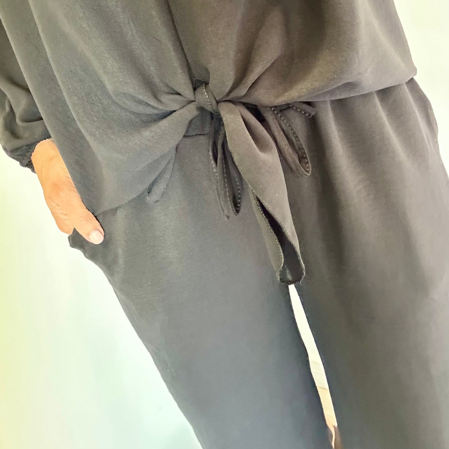 BLACK DRAWSTRING TROUSERS