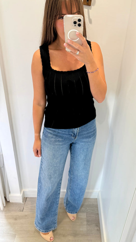 BLACK SCALLOP TRIM VEST TOP