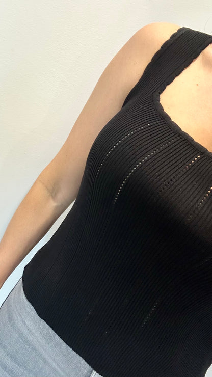 BLACK SCALLOP TRIM VEST TOP