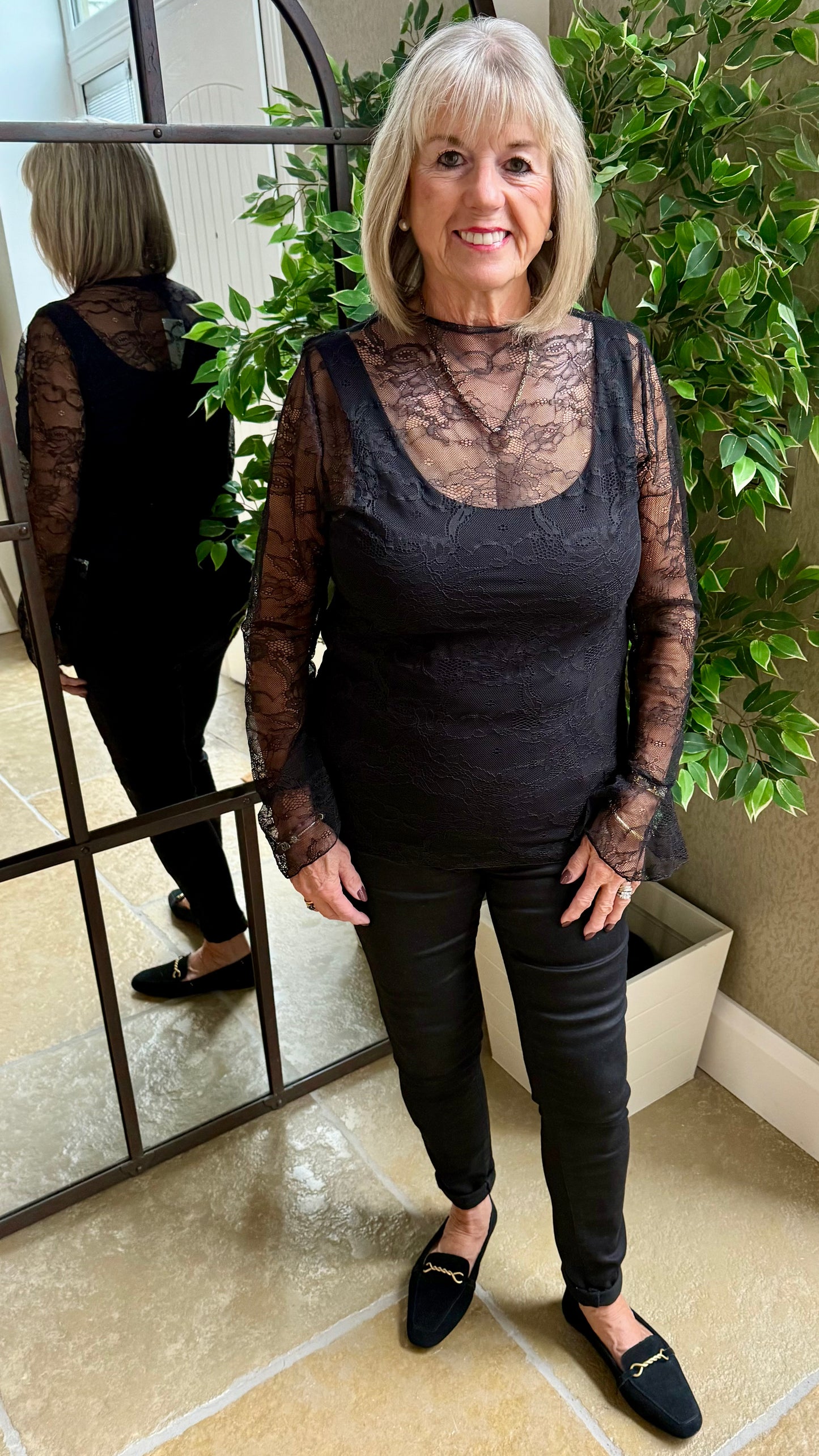 BLACK LACE TOP WITH BELL CUFFS