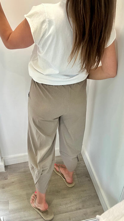 MOCHA CROPPED POCKET TROUSERS