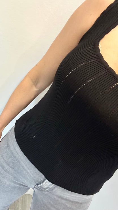 BLACK SCALLOP TRIM VEST TOP