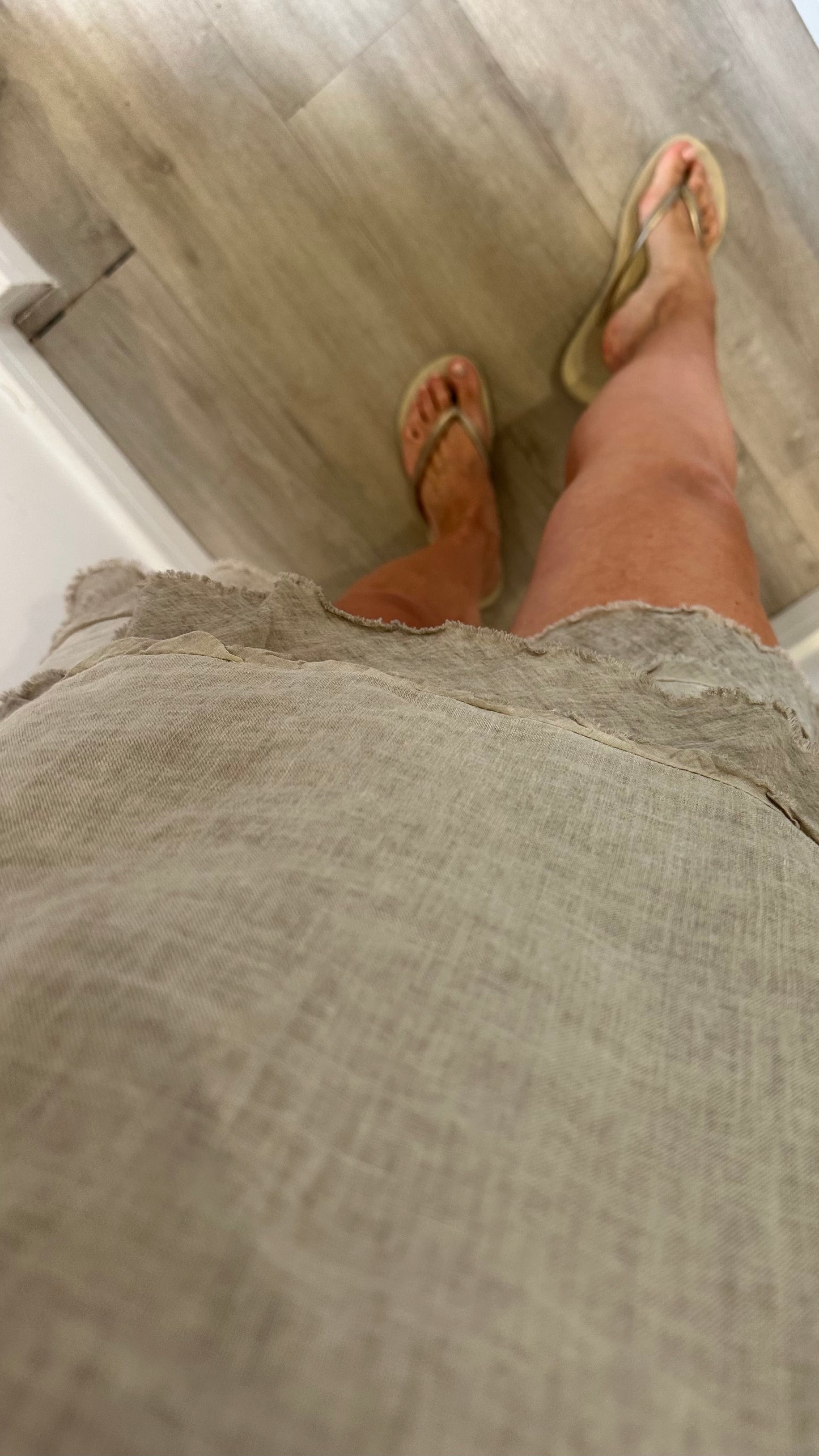 SAND SLEEVELESS LINEN MIX TOP