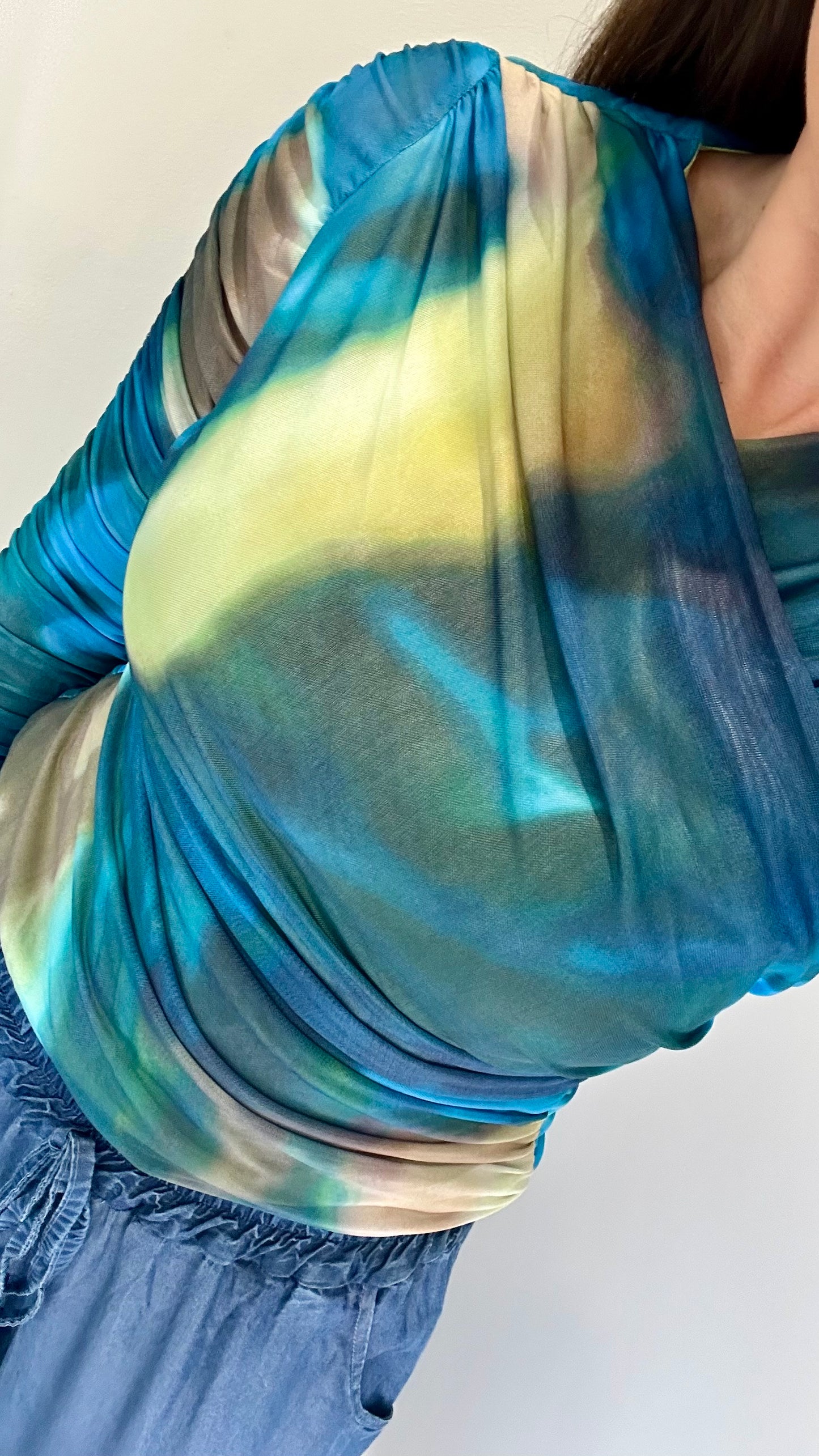 BLUE AND GREEN RUCHED V NECK TIE DYE TOP
