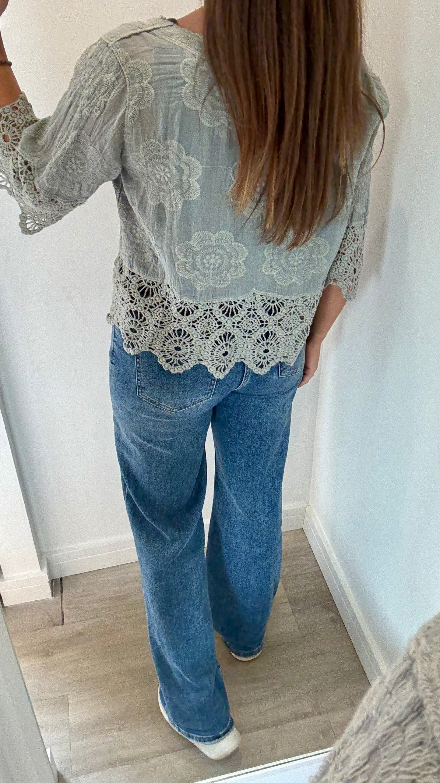 KHAKI FLORAL APPLIQUE V NECK TOP