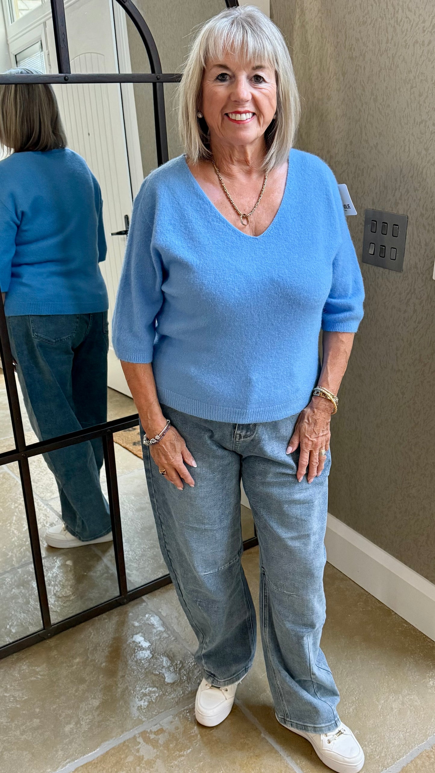 CORNFLOUR BLUE V-NECK ELBOW SLEEVE KNIT