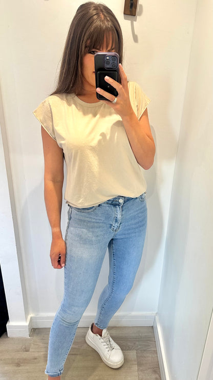 SAND CAP SLEEVE TEE