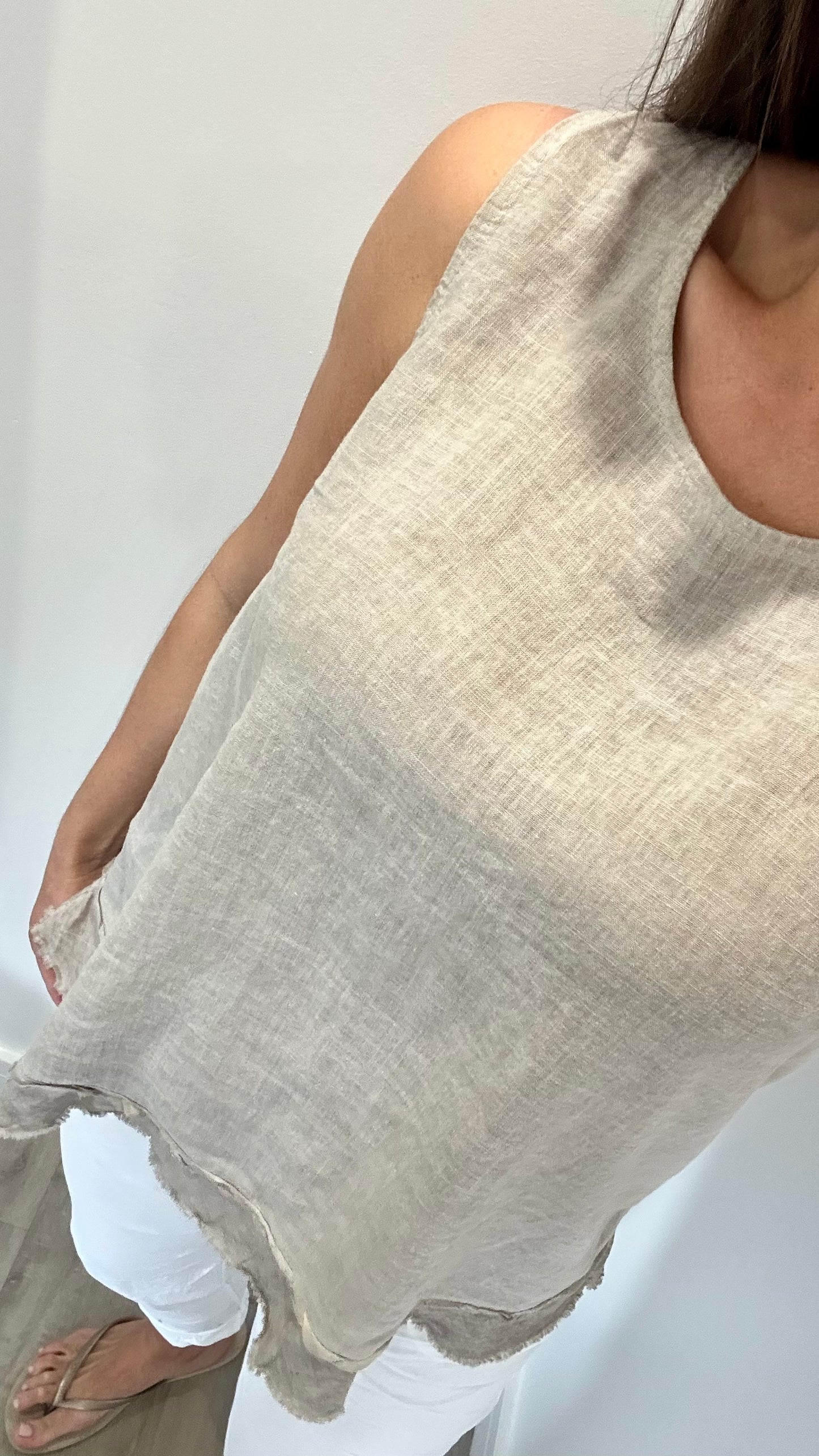 SAND SLEEVELESS LINEN MIX TOP