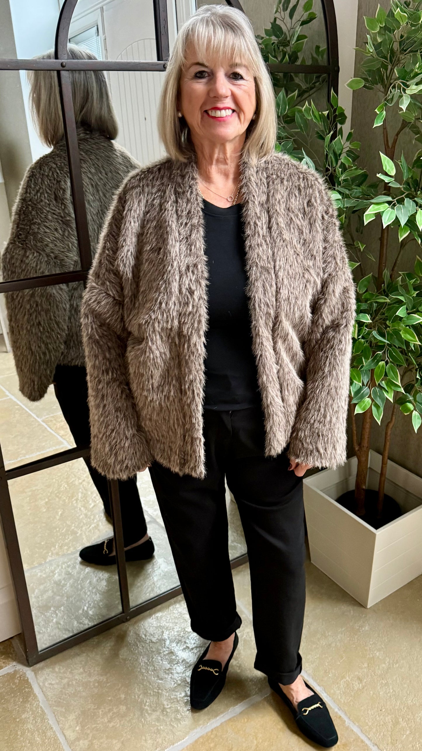 FAUX FUR TEXTURED SHORT JACKET