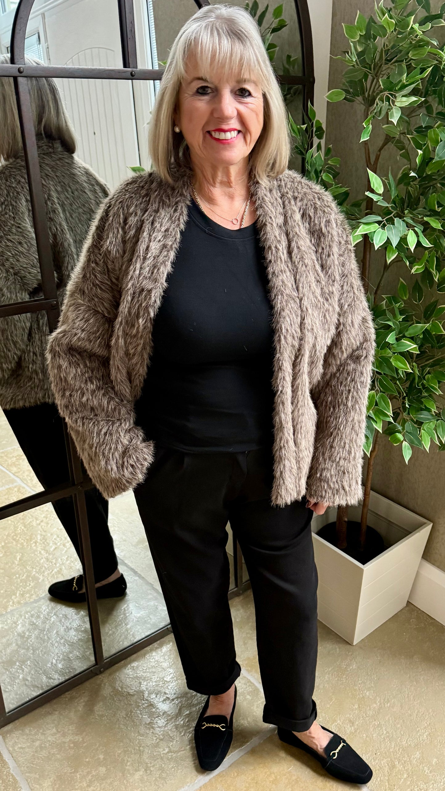 FAUX FUR TEXTURED SHORT JACKET