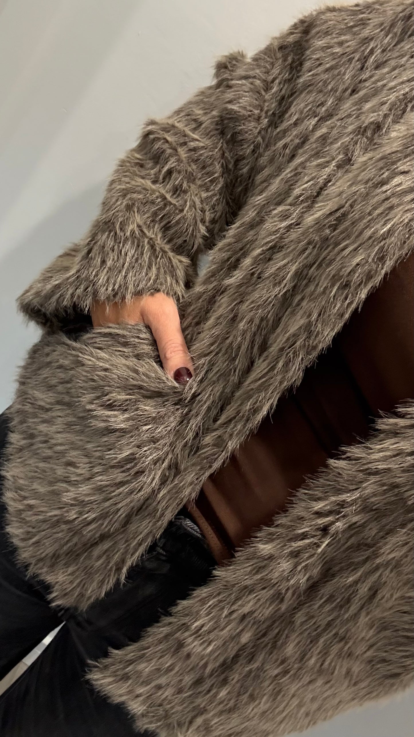 FAUX FUR TEXTURED SHORT JACKET