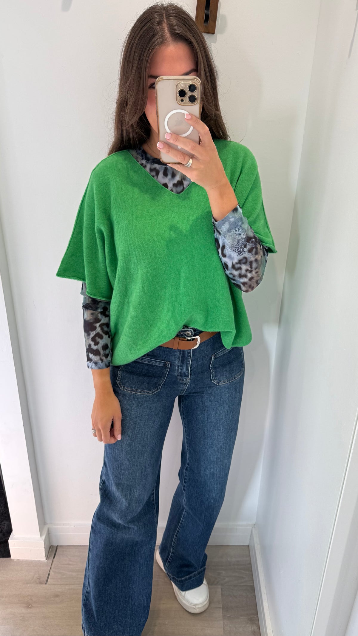 GREEN V-NECK SHORT SLEEVE KNIT