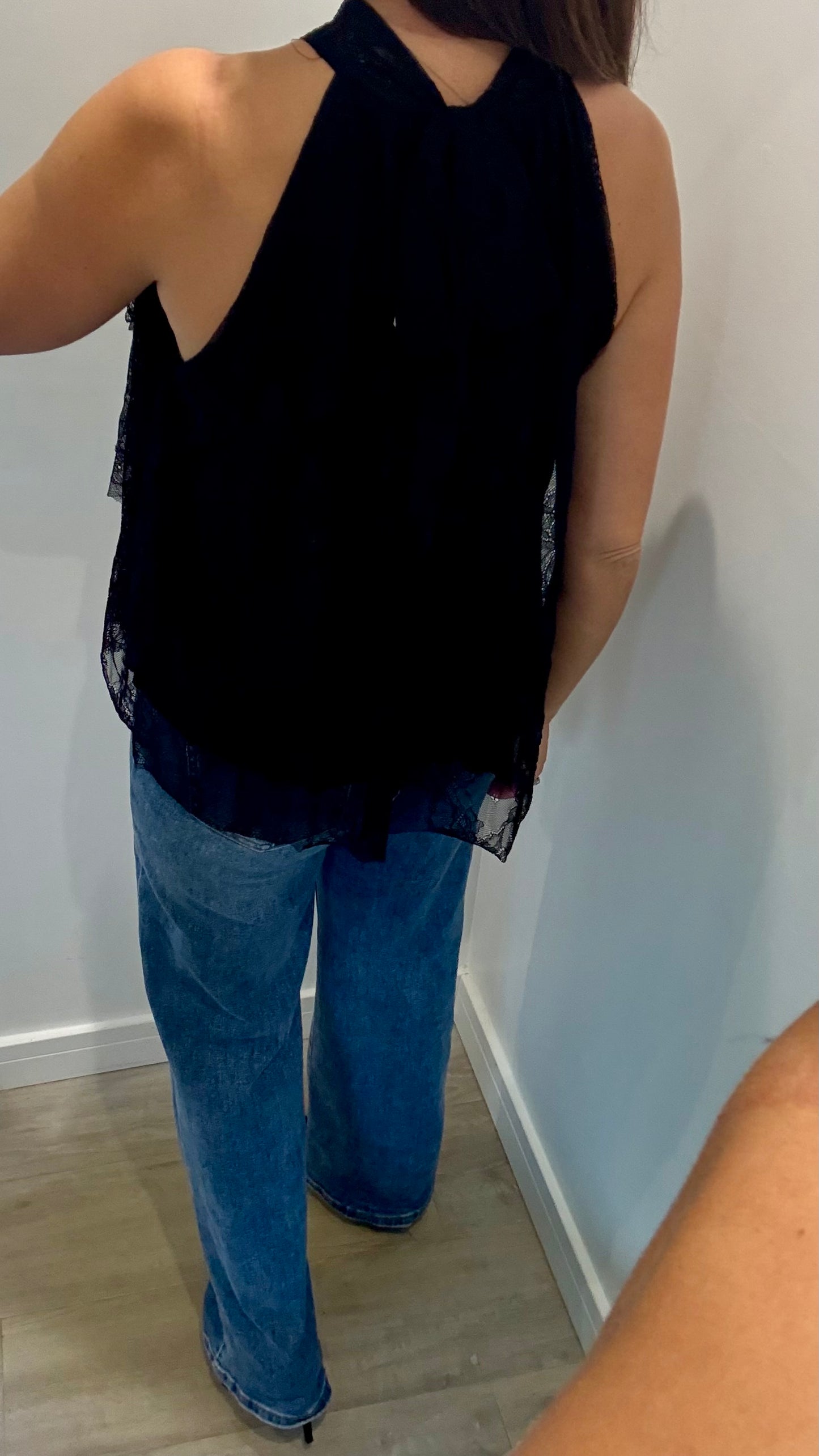 HALTERNECK LACE RUFFLE TOP