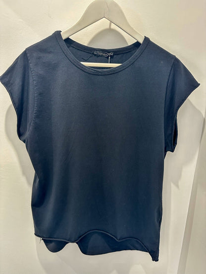 BLACK CAP SLEEVE TEE