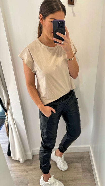 SAND CAP SLEEVE TEE