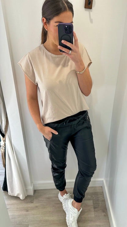SAND CAP SLEEVE TEE