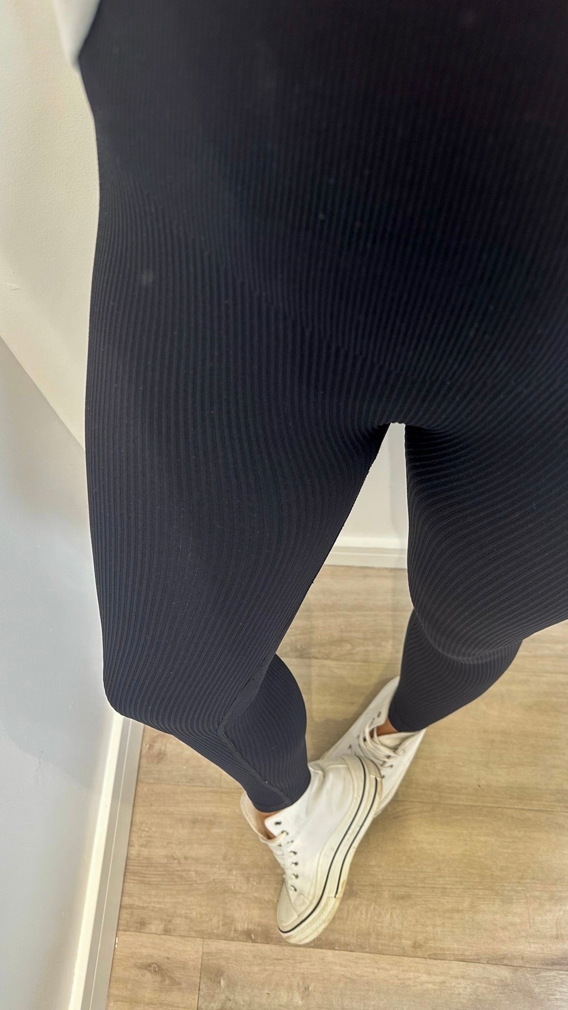 BLACK RIBBED SEAM FREE LEGGINGS