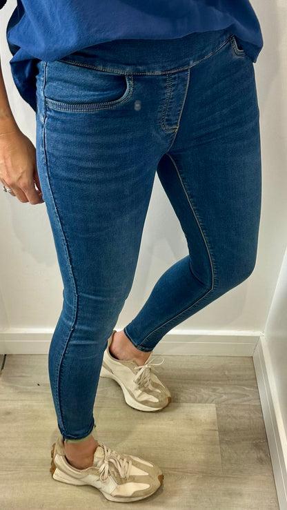 MID WASH TOCADO JEANS