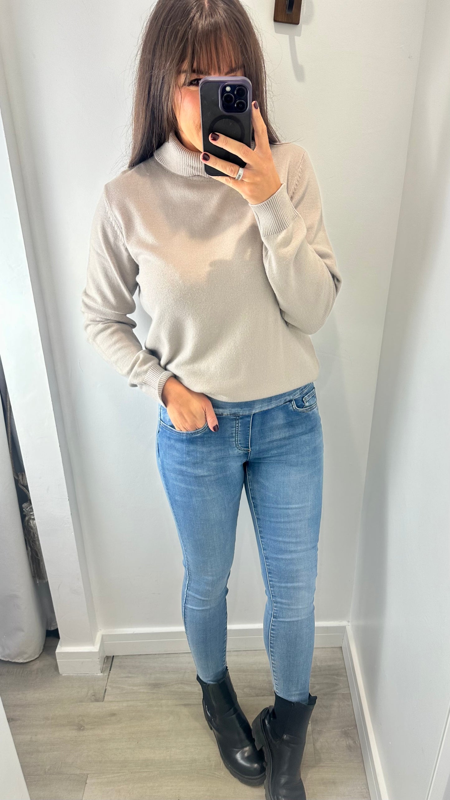 LIGHT DENIM TOCADO JEANS