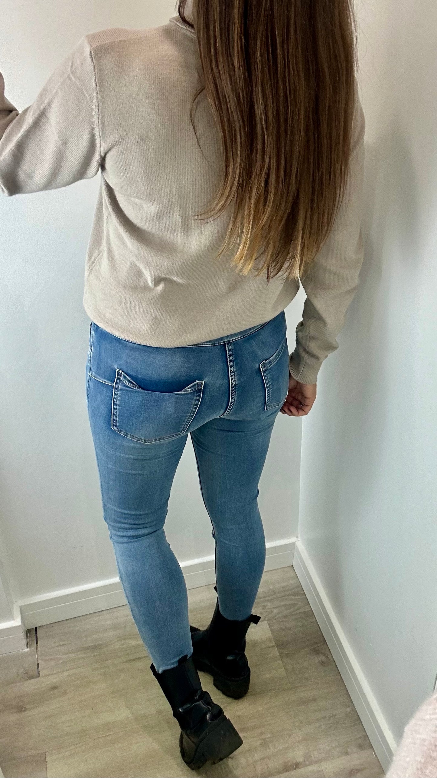 LIGHT DENIM TOCADO JEANS