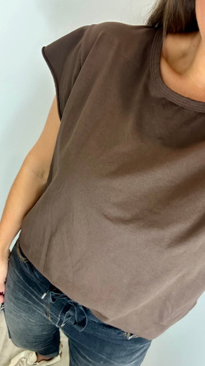BROWN CAP SLEEVE TEE