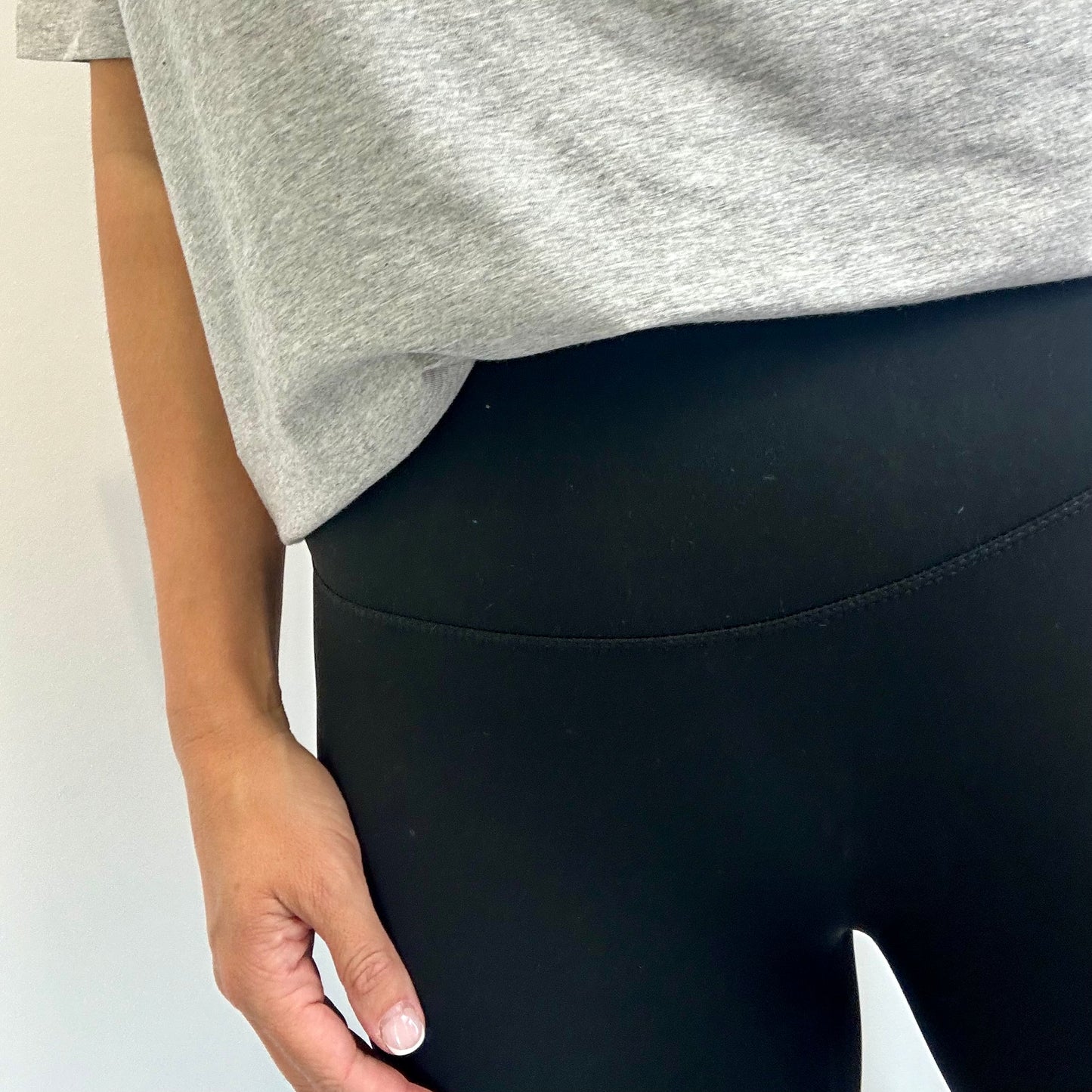 BLACK HIGH WAISTED SCULPT LEGGINGS