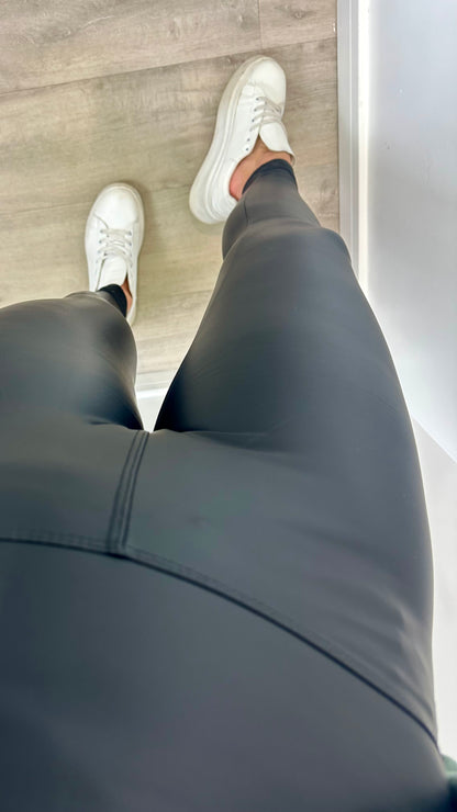 BLACK PLEATHER LEGGINGS