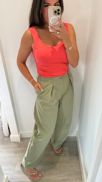 KHAKI EVERYDAY BALLOON CARGO TROUSERS
