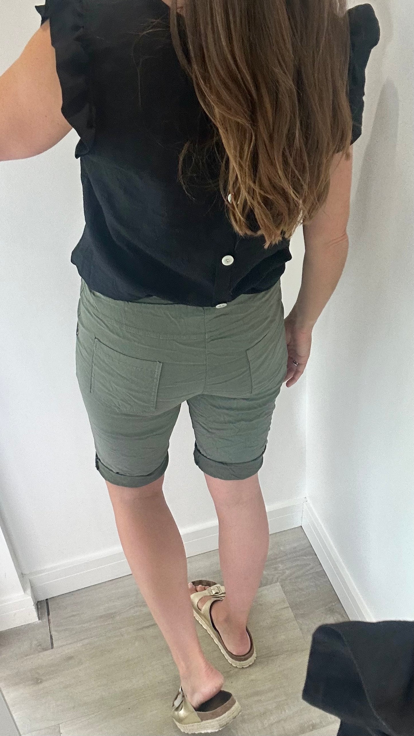 KHAKI MAGIC SHORTS