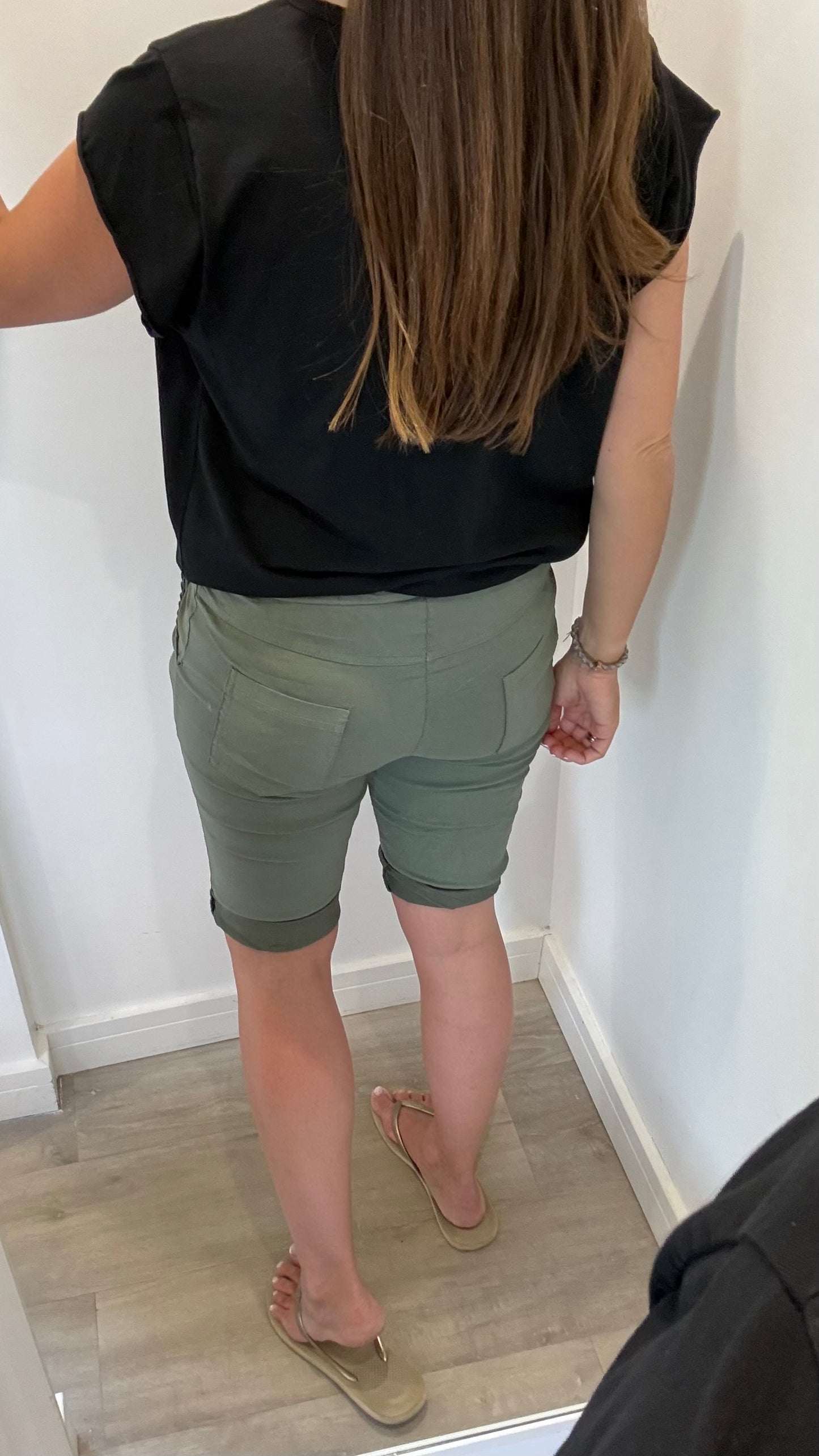 KHAKI MAGIC SHORTS