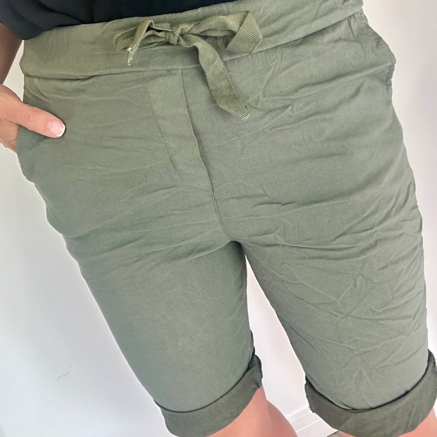 KHAKI MAGIC SHORTS