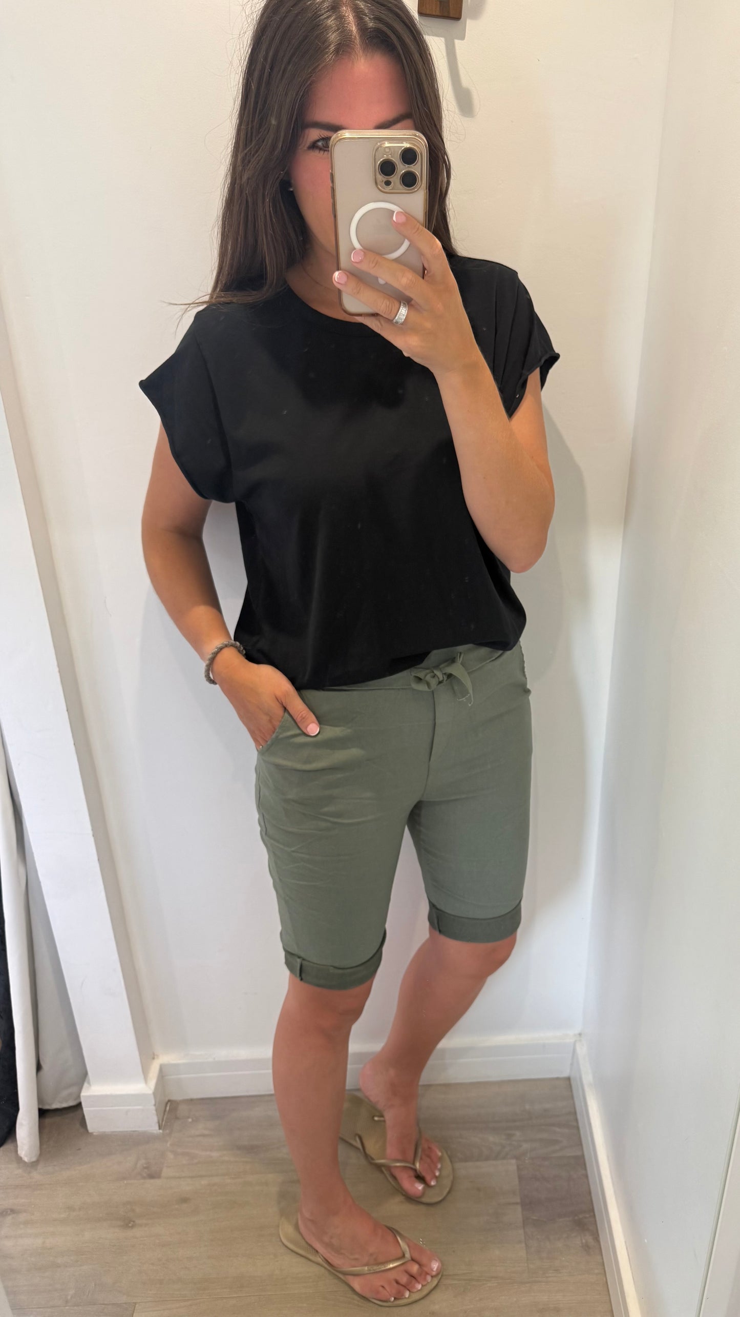 KHAKI MAGIC SHORTS