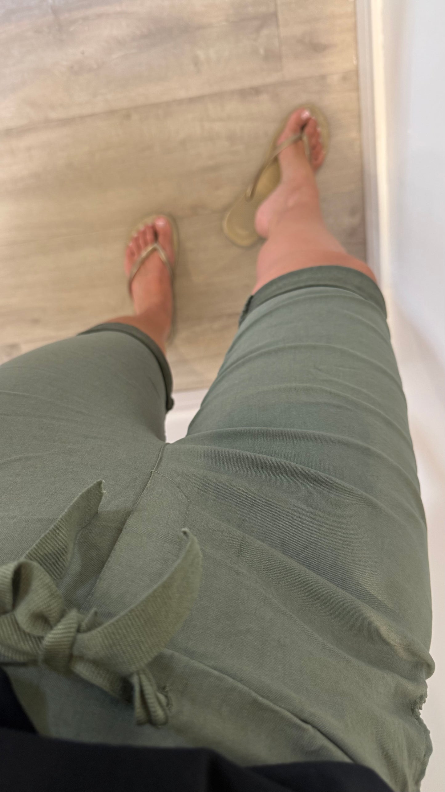 KHAKI MAGIC SHORTS