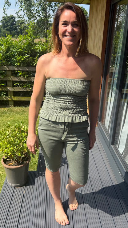 KHAKI MAGIC SHORTS